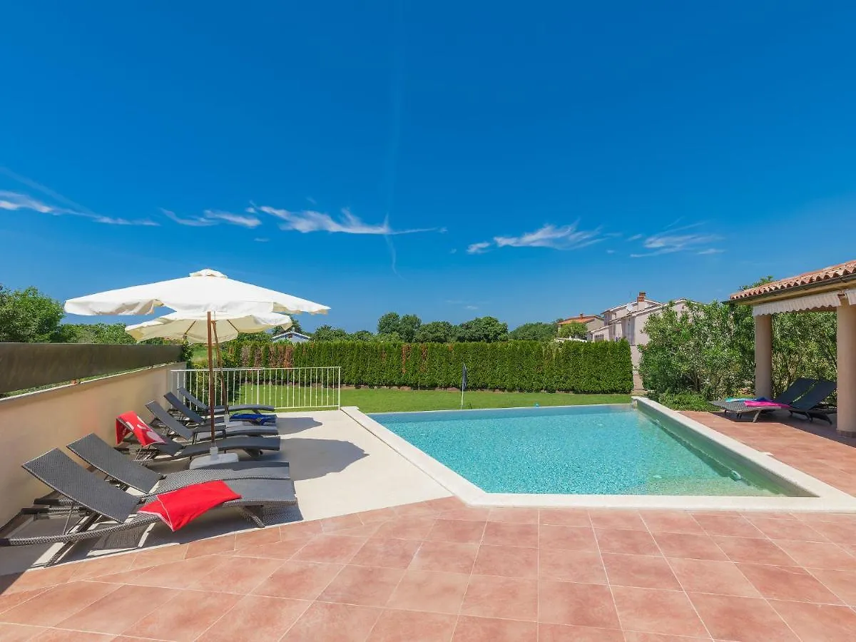 Šišan Holiday Home Andrea - Pul463 By Interhome