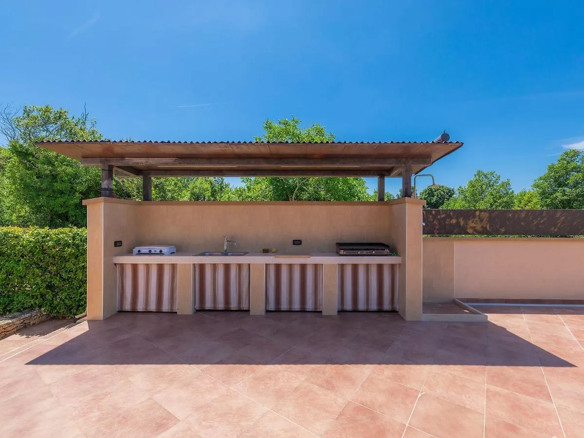 Šišan Holiday Home Andrea - Pul463 By Interhome