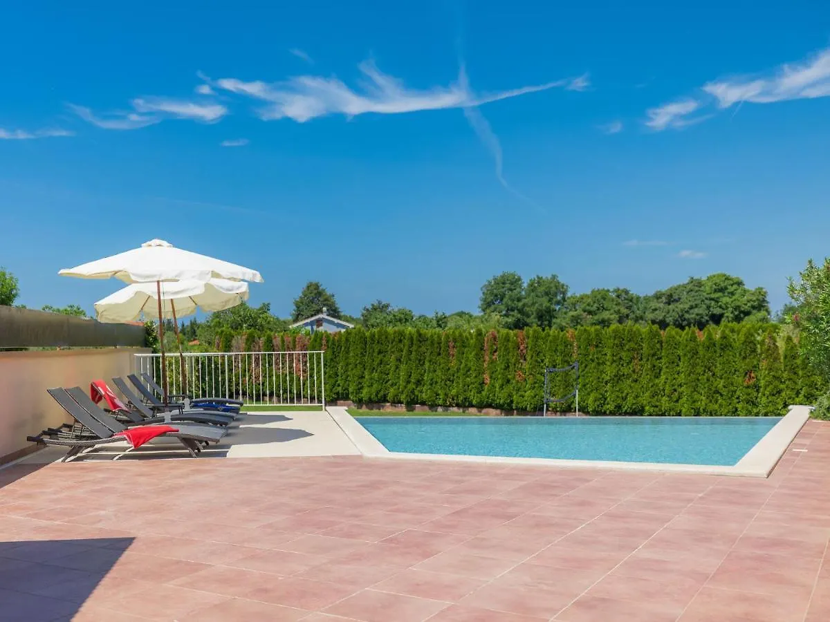 Šišan Holiday Home Andrea - Pul463 By Interhome