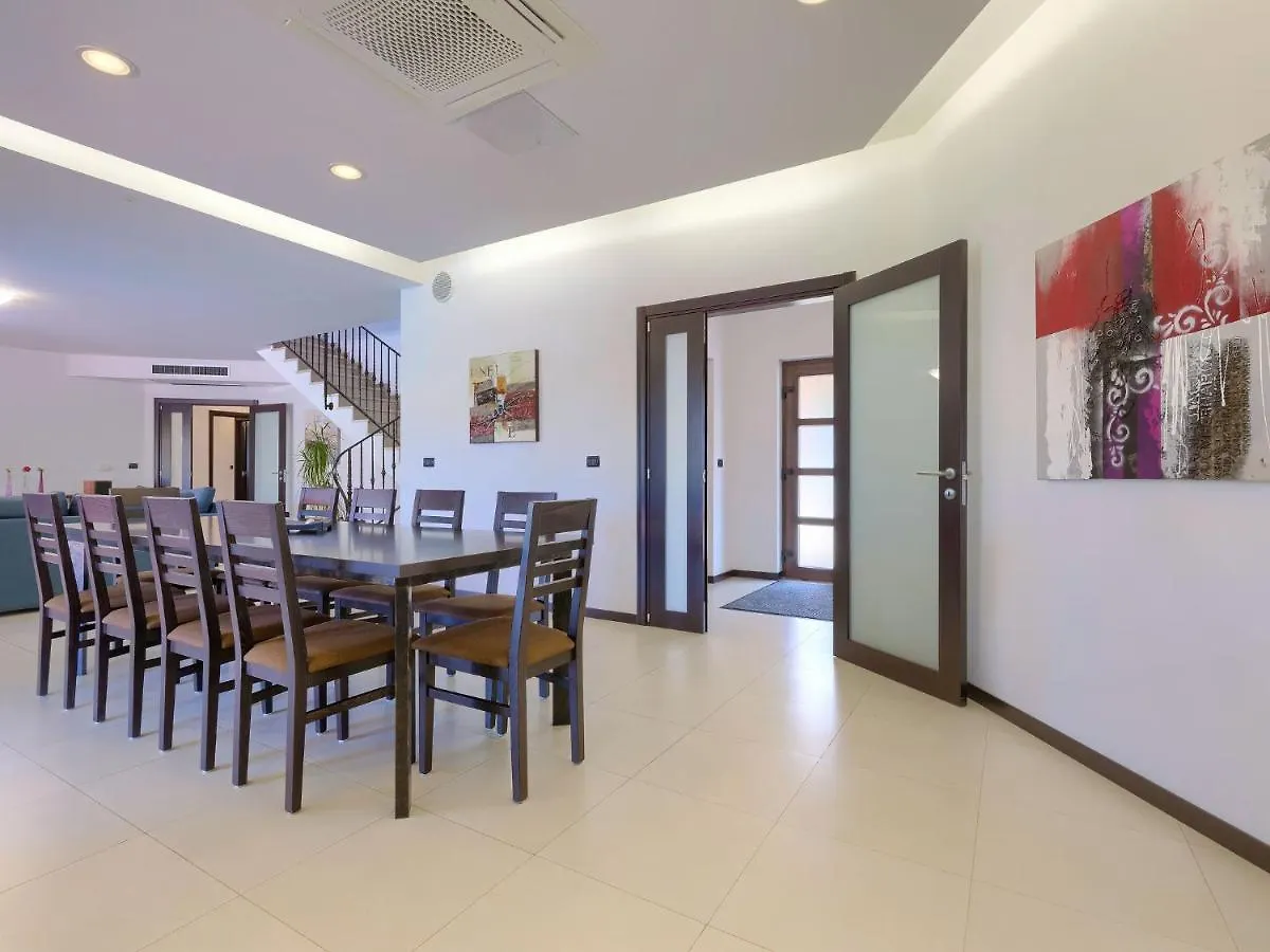 Holiday Home Andrea - Pul463 By Interhome Sisan