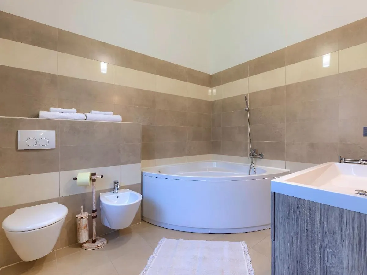 Holiday Home Andrea - Pul463 By Interhome Sisan