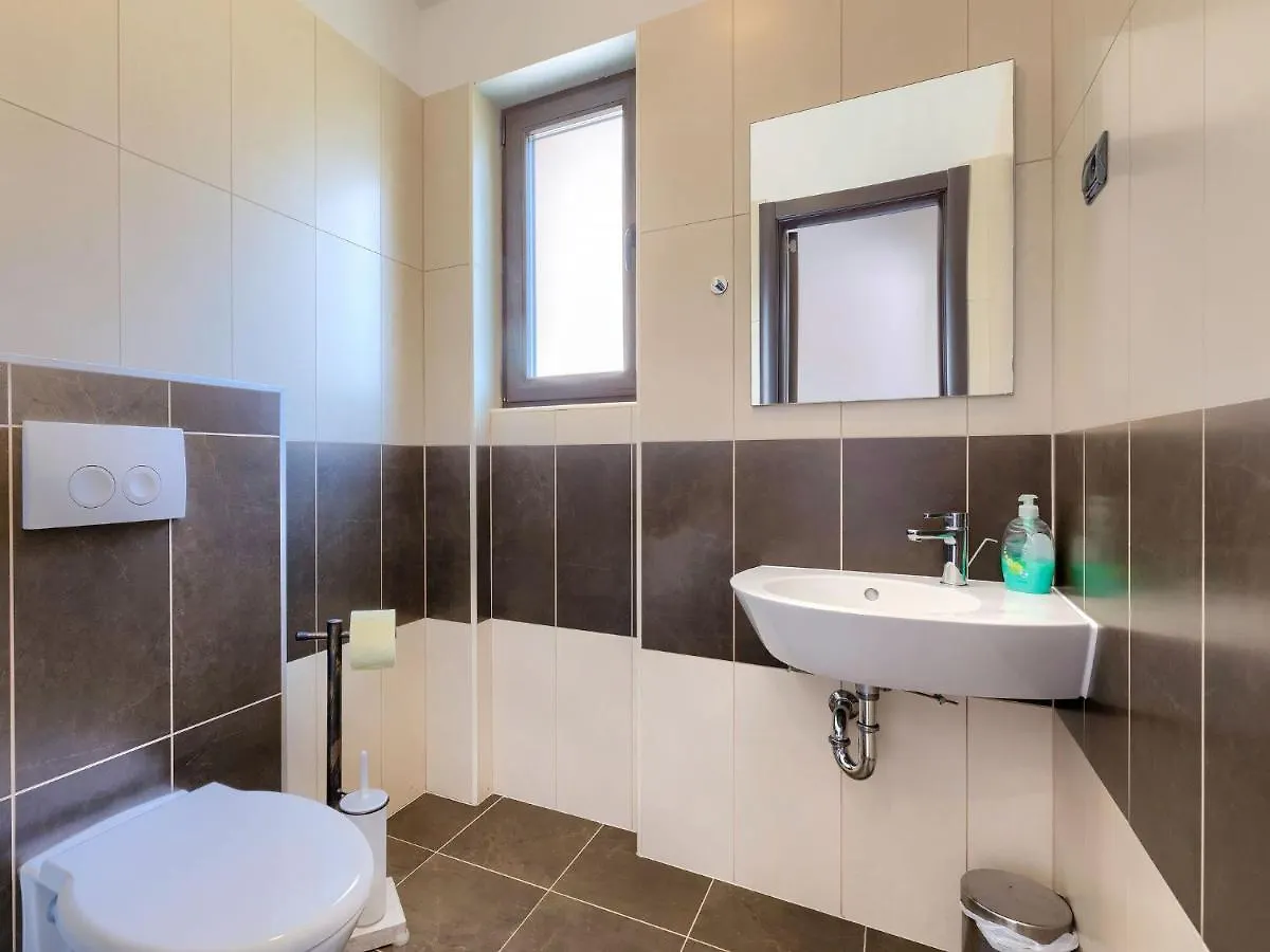 Holiday Home Andrea - Pul463 By Interhome Sisan Croatia