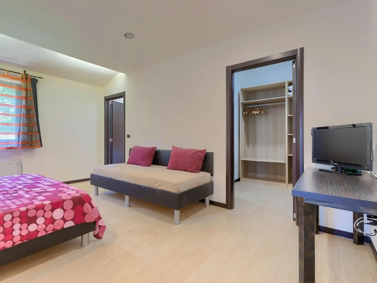 Šišan Holiday Home Andrea - Pul463 By Interhome