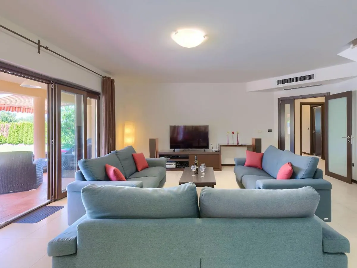 Holiday Home Andrea - Pul463 By Interhome Sisan 0*,