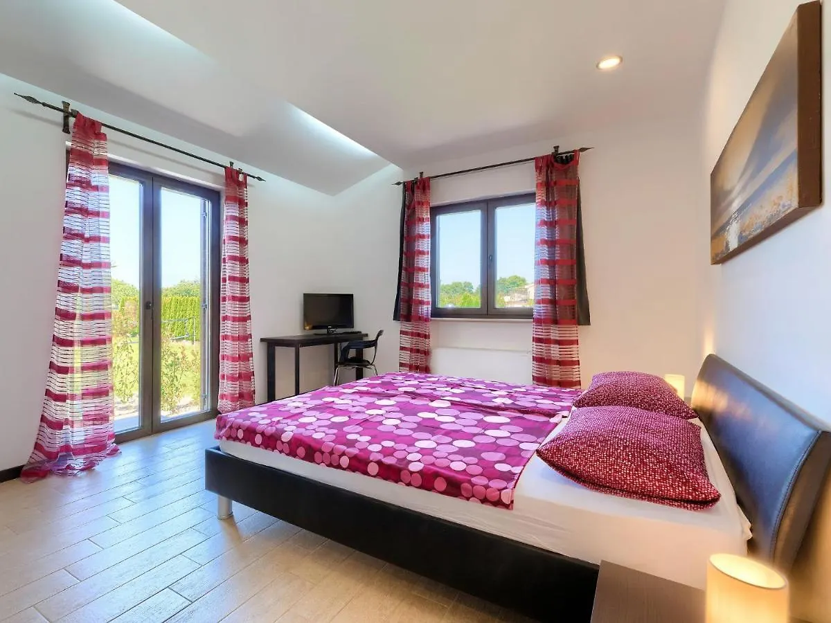 Šišan Holiday Home Andrea - Pul463 By Interhome