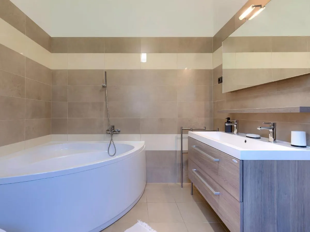 Holiday Home Andrea - Pul463 By Interhome Sisan