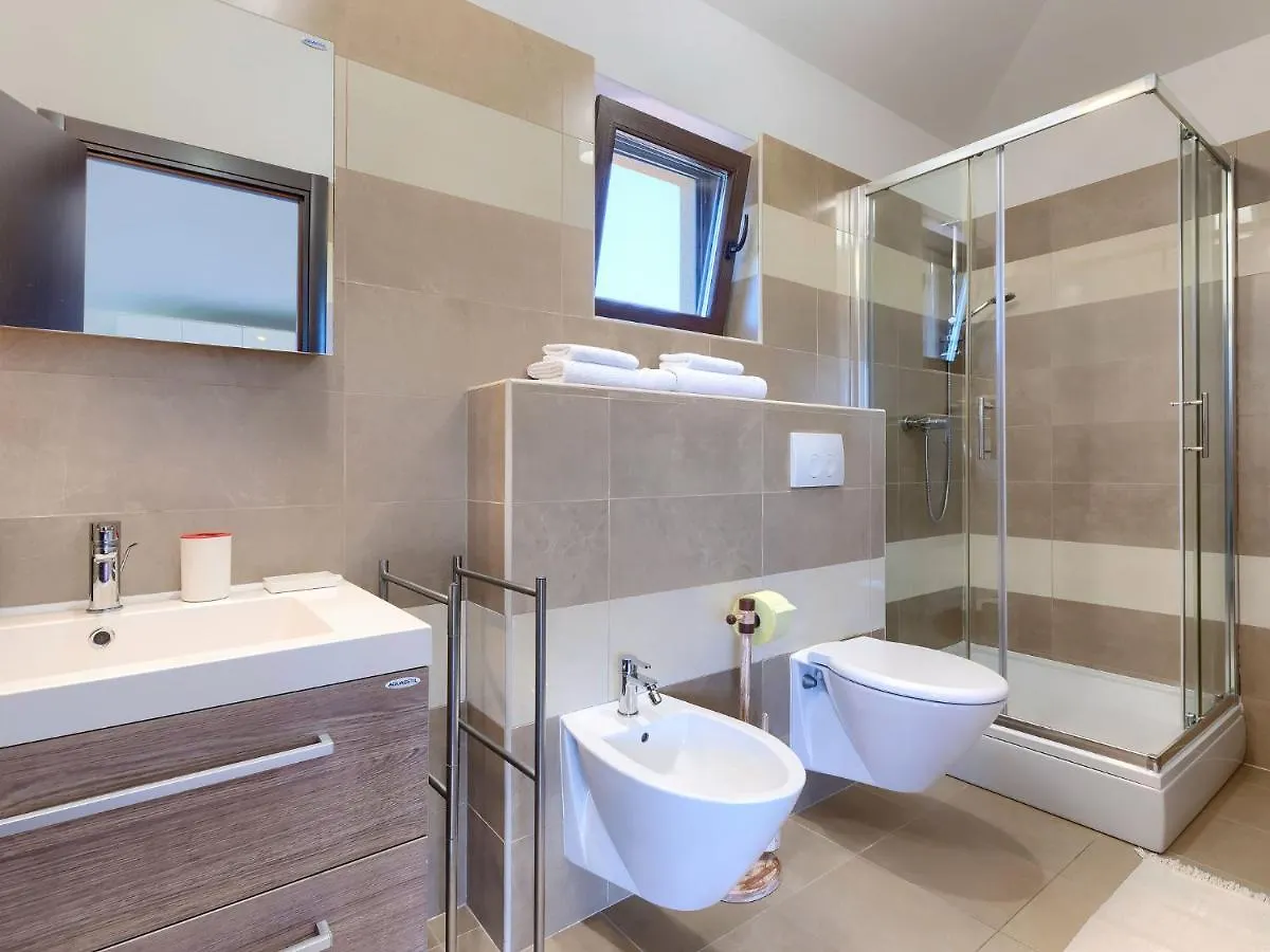 Holiday Home Andrea - Pul463 By Interhome Sisan