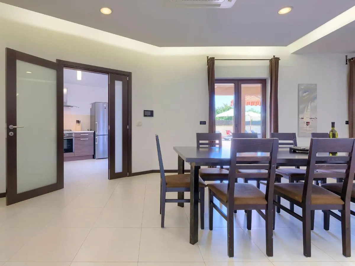 Holiday Home Andrea - Pul463 By Interhome Sisan Croatia